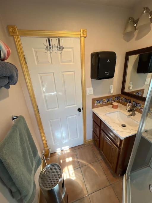 Charming Casita All Too Yourself Near Midtown Διαμέρισμα Σακραμέντο Εξωτερικό φωτογραφία